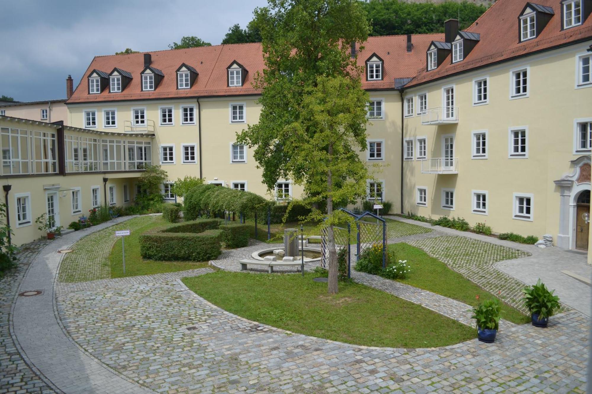 Haus Der Begegnung Heilig Geist Hotel Burghausen Eksteriør billede