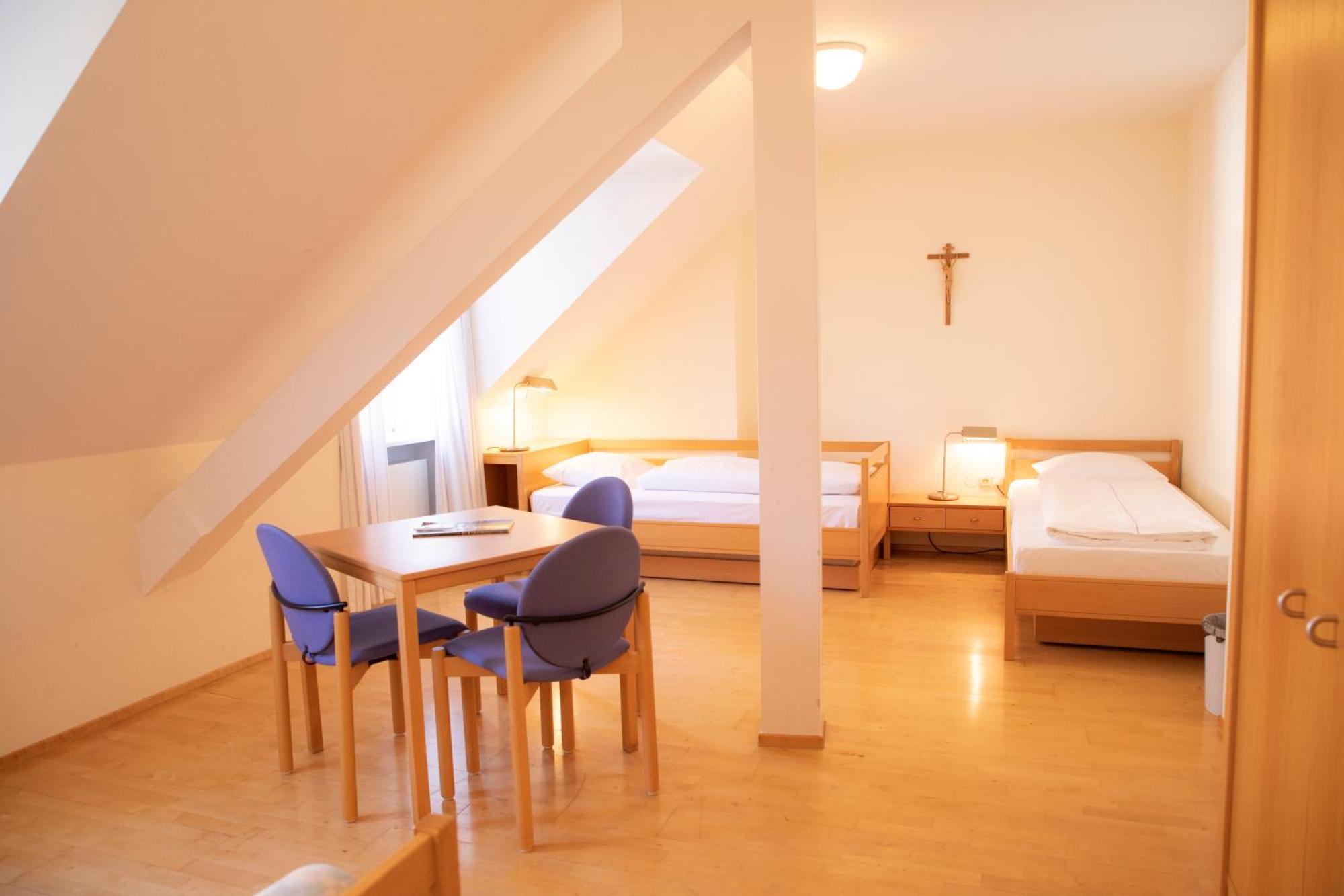 Haus Der Begegnung Heilig Geist Hotel Burghausen Eksteriør billede